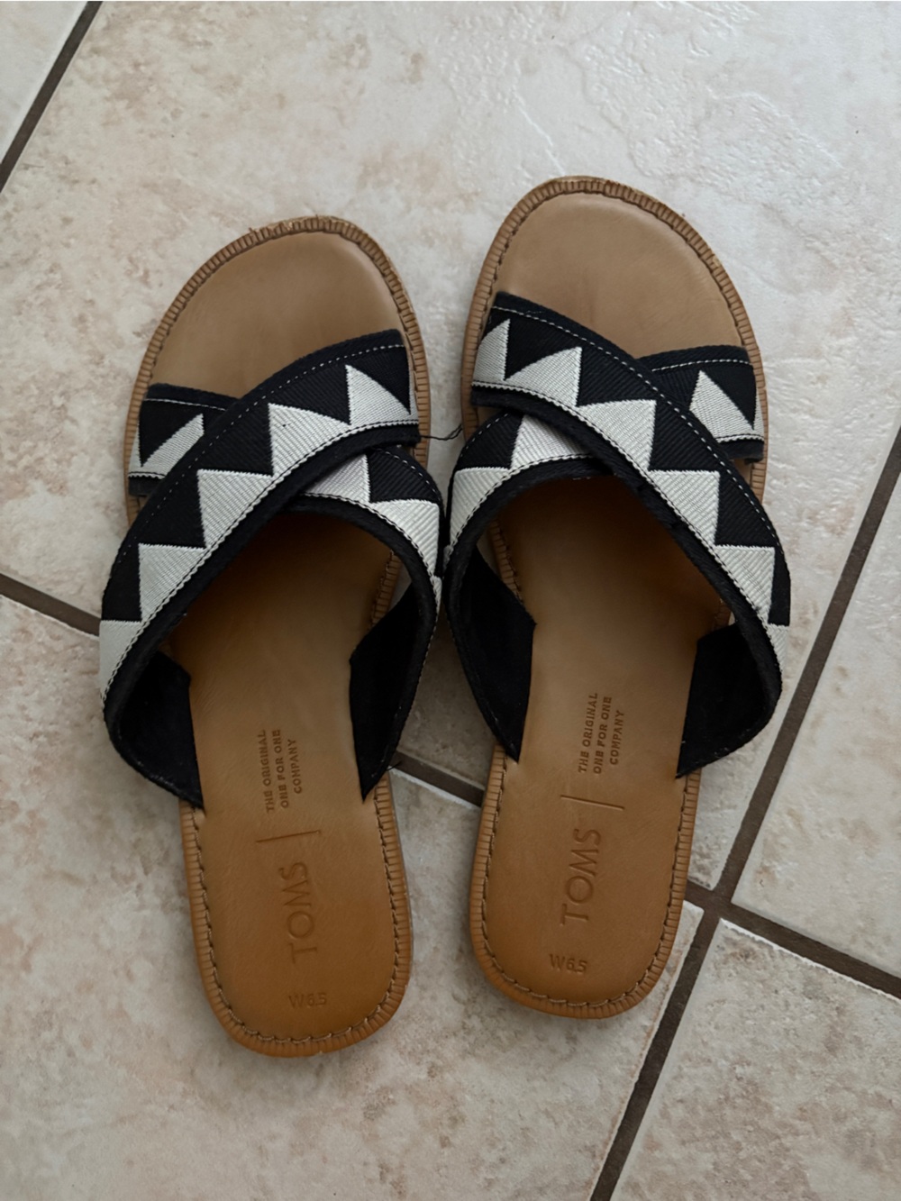 TOMS Black & White Geometric Crossover Slide Sandals NO BOX